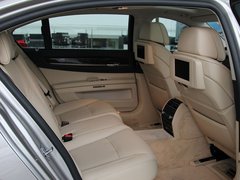 宝马(进口) 730Li 第二排座椅正视图