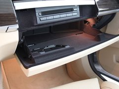 宝马(进口)  730Li 手套箱整体特写