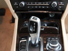 宝马(进口)  730Li 3.0L AT 挂档把手特写