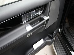 路虎  第四代发现 5.0 AT 左前车门控制区特写