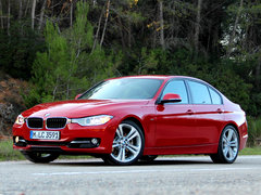 宝马(进口) 328i 2.0T AT 车辆左前45度视角