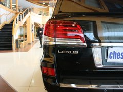 雷克萨斯  LX570 5.7 AT 车辆左后大灯正视角