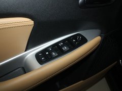 菲跃 2012款 2.4L 自动 豪华版 7座