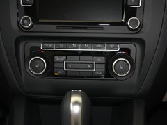 一汽-大众  速腾 1.4TSI DSG 中控台下方特写