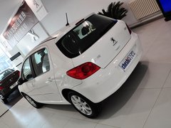 标致307 2012款 1.6L 手动 两厢 豪华版