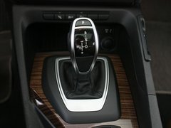 华晨宝马  X1 xDrive28i 2.0T AT 挂档把手特写度特写