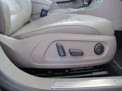 一汽-大众  迈腾 2.0TSI DSG 驾驶席侧面特写