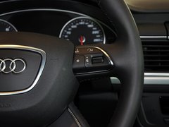 一汽奥迪  30 FSI CVT 方向盘右侧