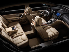 荣威950 2012款 3.0L 自动 旗舰版