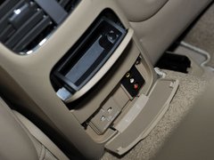 荣威950 2012款 3.0L 自动 旗舰版