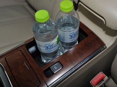 荣威950 2012款 3.0L 自动 旗舰版