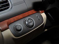 荣威950 2012款 3.0L 自动 旗舰版