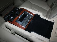 荣威950 2012款 3.0L 自动 旗舰版
