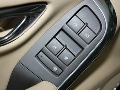荣威950 2012款 3.0L 自动 旗舰版