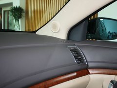 荣威950 2012款 3.0L 自动 旗舰版