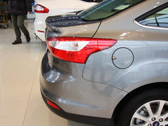 福克斯 2012款 三厢 1.6L DCT 尊贵型