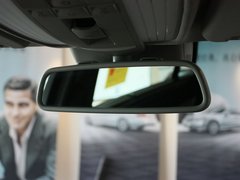 北京奔驰  E300L 3.0 AT 后视镜特写