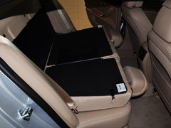 荣威950 2012款 2.0L 自动 典雅版
