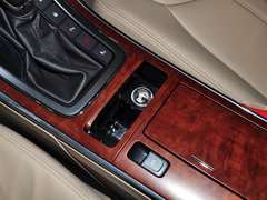 荣威950 2012款 2.0L 自动 典雅版