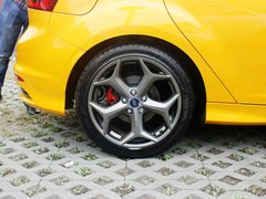 福克斯（进口） 2013款 ST 2.0T 手动 橙色版