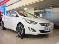 北京现代  朗动 1.8L AT 车辆右侧45度角