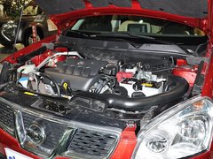 东风日产  2.0L CVT 发动机主体特写
