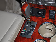 汉兰达 2012款 2.7L 自动 至尊版 7座