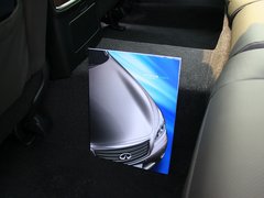 英菲尼迪M 2012款 M25L 2.5L 自动 奢华版