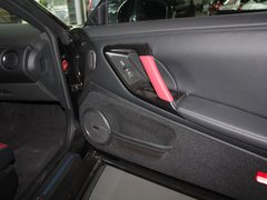 日产(进口)  日产GT-R 3.8T DCT 右前车门控制区特写