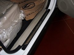 陆风X8 2012款 2.4L 手动 探索版汽油4X4豪华型 5座
