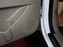 陆风X8 2012款 2.4L 手动 探索版汽油4X4豪华型 5座