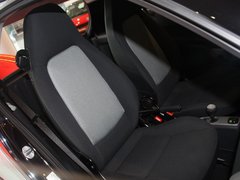 Smart  fortwo 1.0 MHD 副驾驶席座椅45度特写