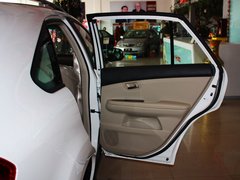 比亚迪S6 2013款 劲悦版 2.0L 手动 尊贵型 5座