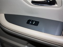 比亚迪S6 2013款 劲悦版 2.0L 手动 尊贵型 5座