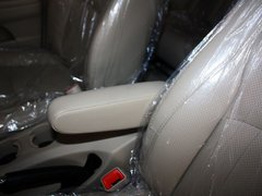 比亚迪S6 2013款 劲悦版 2.0L 手动 尊贵型 5座
