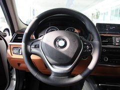 华晨宝马 320Li 2.0T AT 方向盘整体