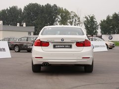 华晨宝马  328Li 2.0T 车辆正后方尾部视角