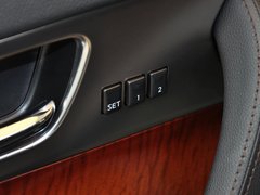 英菲尼迪FX 2013款 FX50 5.0L 自动 巅峰版 5座
