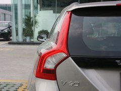 沃尔沃(进口) V60 2.0T AT 车辆左后大灯正视角