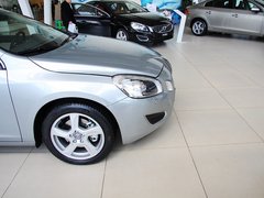 沃尔沃V60 2013款 2.0T 自动 智尊版