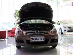 东风日产  1.6L 自动 发动机局部特写
