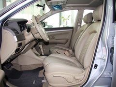 东风日产 1.6L 自动 驾驶席座椅正视图