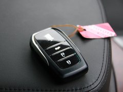 皇冠 2012款 3.0L 自动 V6 Royal Saloon
