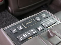 皇冠 2012款 3.0L 自动 V6 Royal Saloon