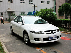 一汽馬自達(dá)  MAZDA6 2.0 AT 車輛右側(cè)45度角