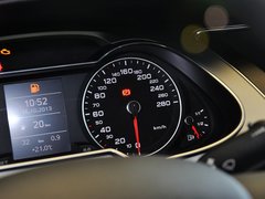 奥迪A4L 2013款 30TFSI 手动舒适型