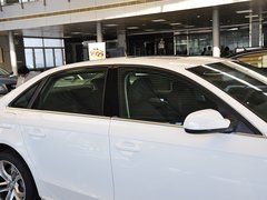 奥迪A4L 2013款 30TFSI 手动舒适型