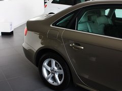 奥迪A4L 2013款 35TFSI 自动标准型
