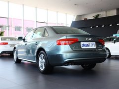 一汽奥迪  35TFSI 车辆左后45度视角