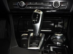 华晨宝马  520Li 2.0T 挂档把手特写